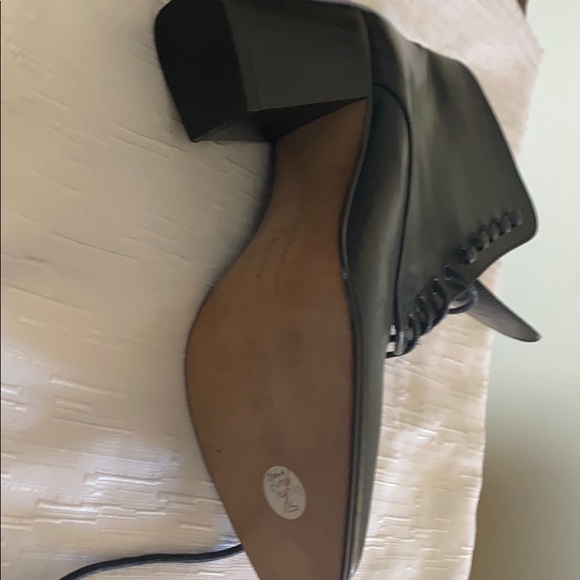 Joan Helpern Signature Black Chunky Heel Boot - Picture 4 of 5